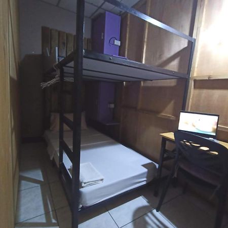 Manila Nomads Hostel มะนิลา ภายนอก รูปภาพ