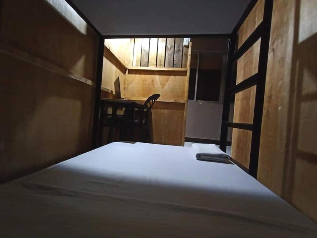 Manila Nomads Hostel มะนิลา ภายนอก รูปภาพ
